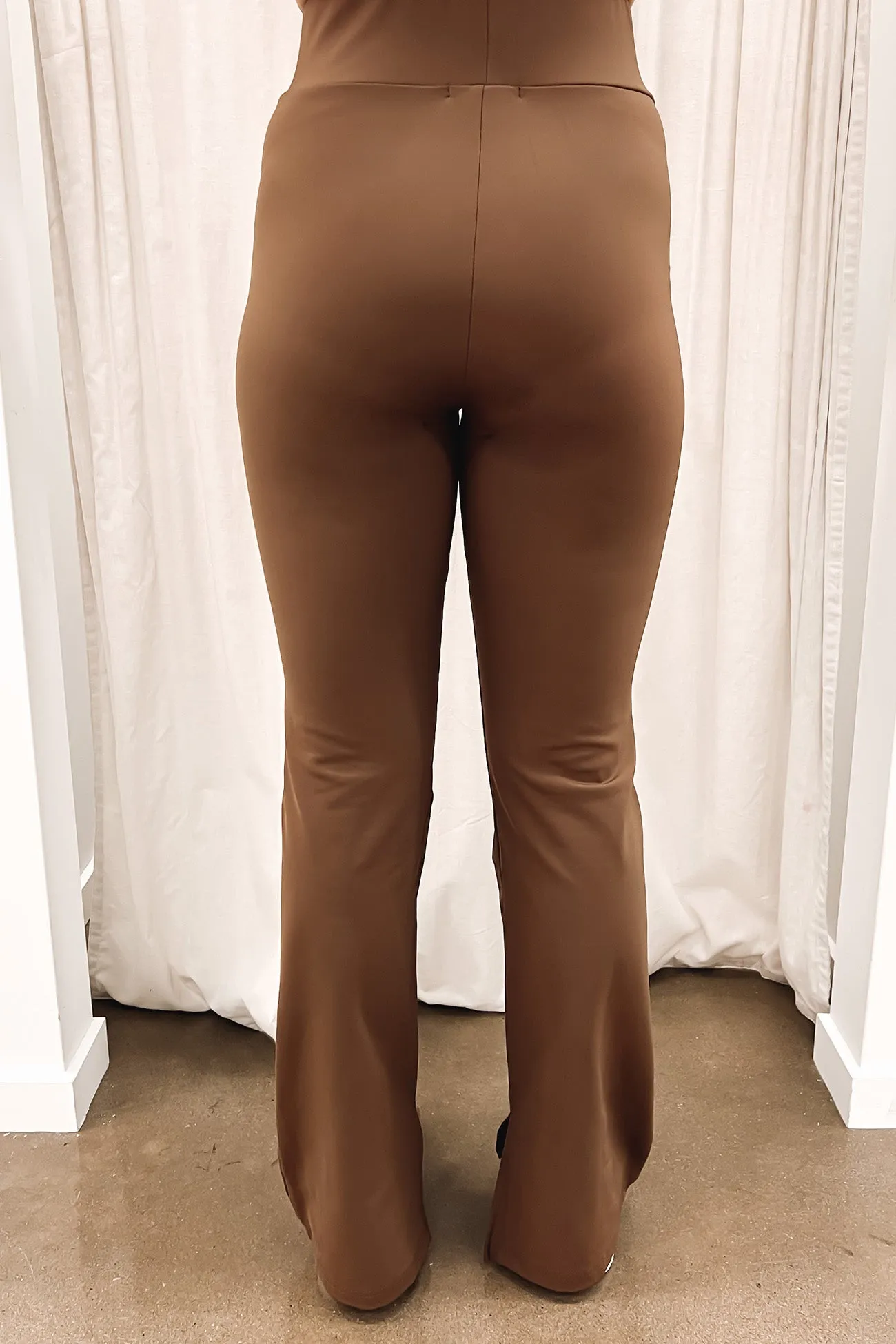 Quick Pack Perfect Look Leighton Flare Pant Brown