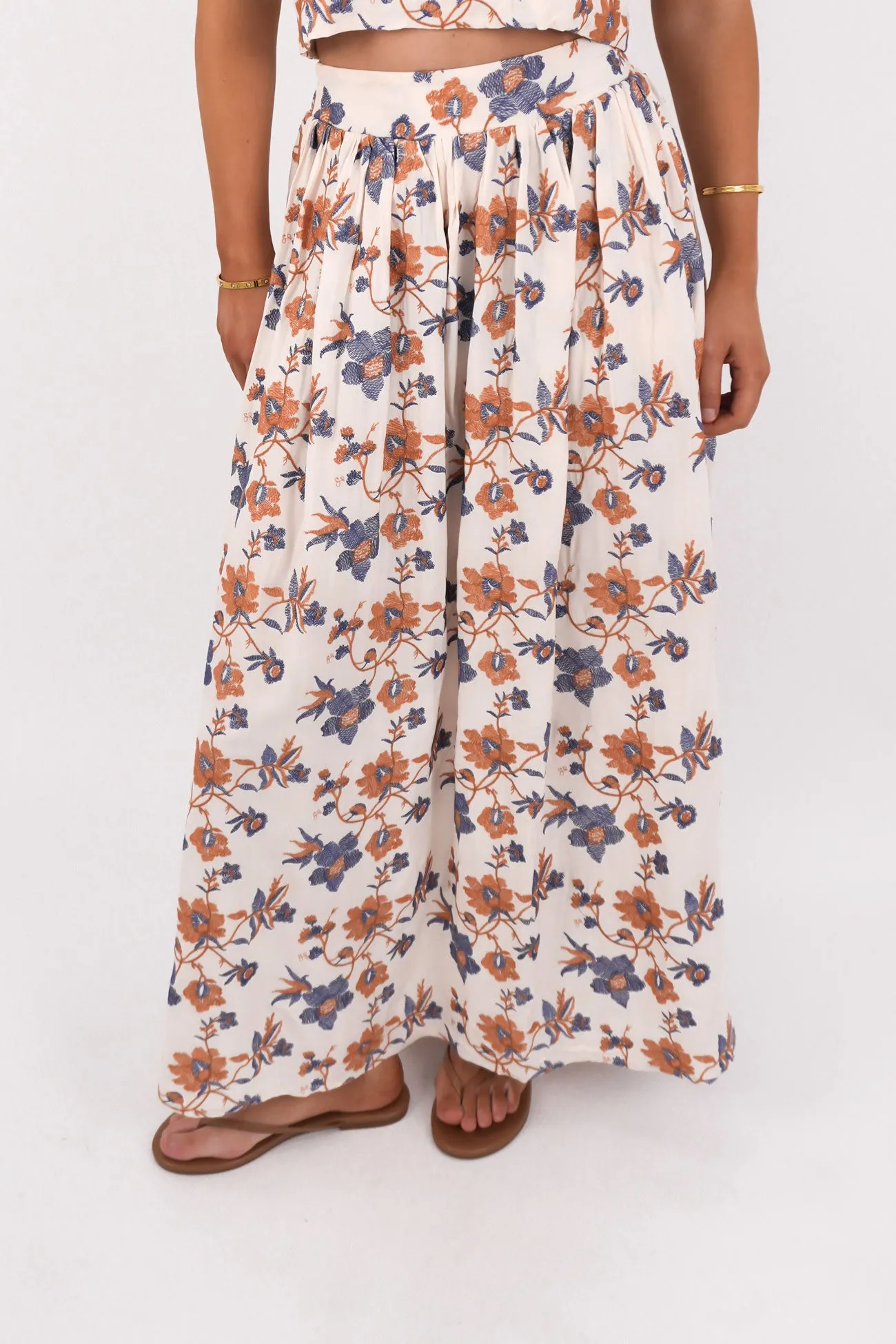 City Mood Luca Full Skirt Floral Embroidery