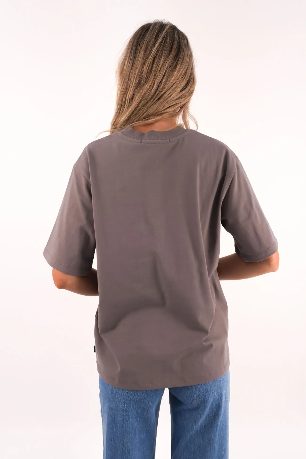 Minimal Comfort Wear Shoot Tee Coal