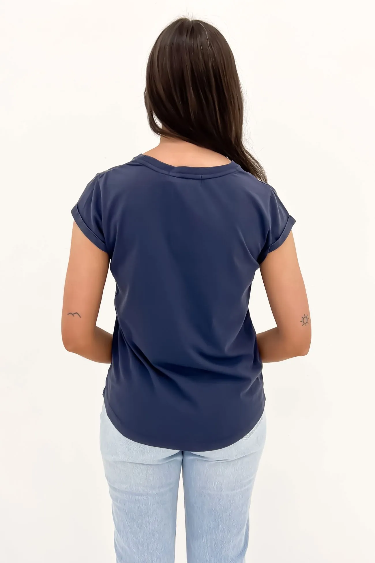 Signature Tee Navy Smooth Jersey Texture Sleek Style