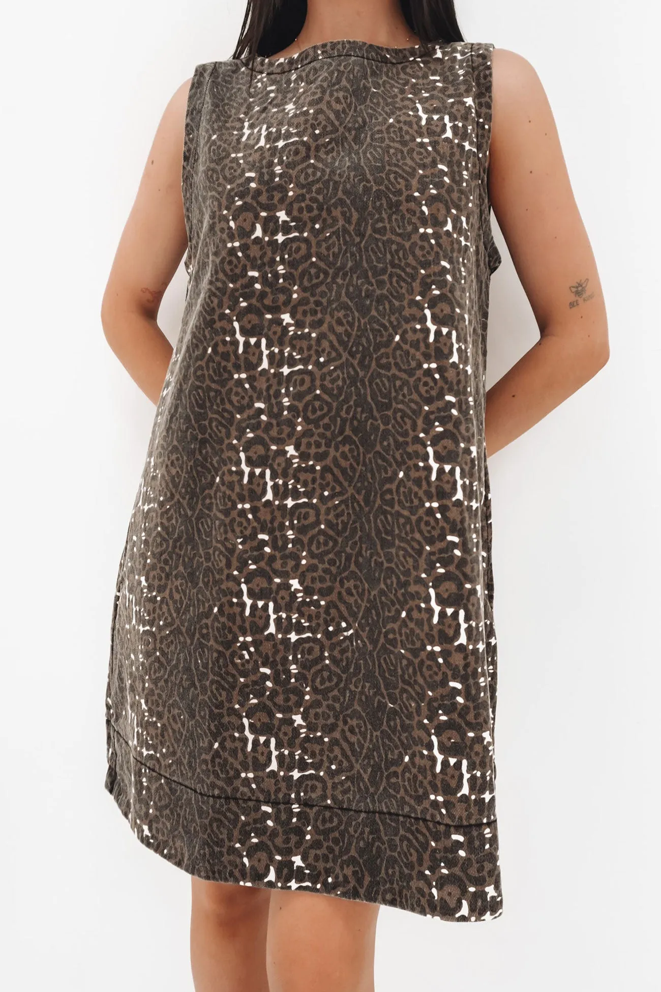Relaxed Design Elegant Silhouette Zaira Denim Mini Dress Leopard