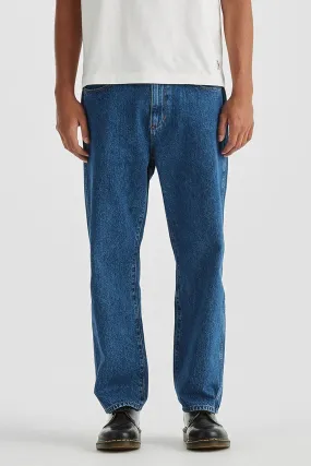 Travel Outfit Student Outfit Lightweight Comfortable Edge Slacker Jean Rising Indigo