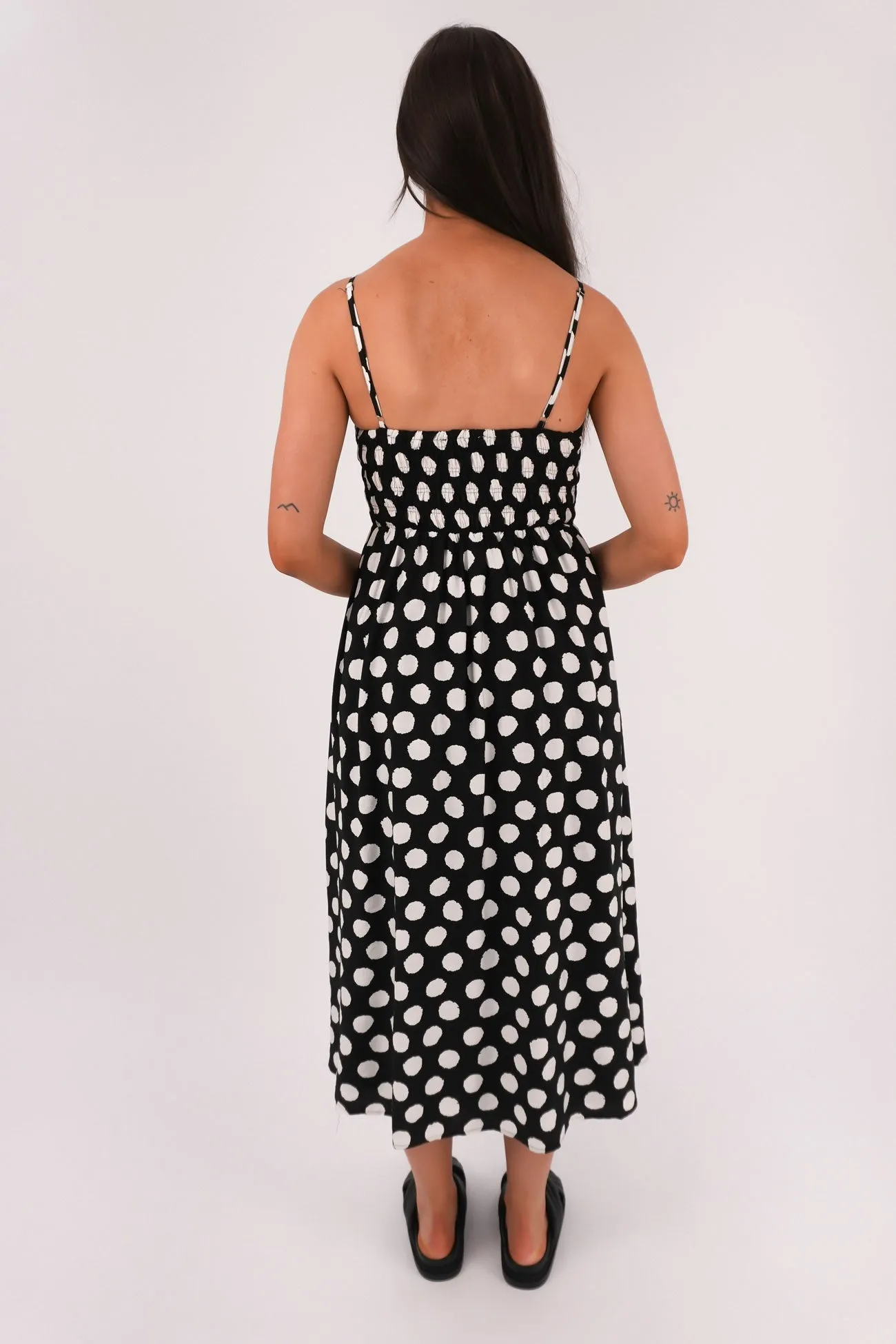 Selene Midi Dress Black Dot Glamorous look