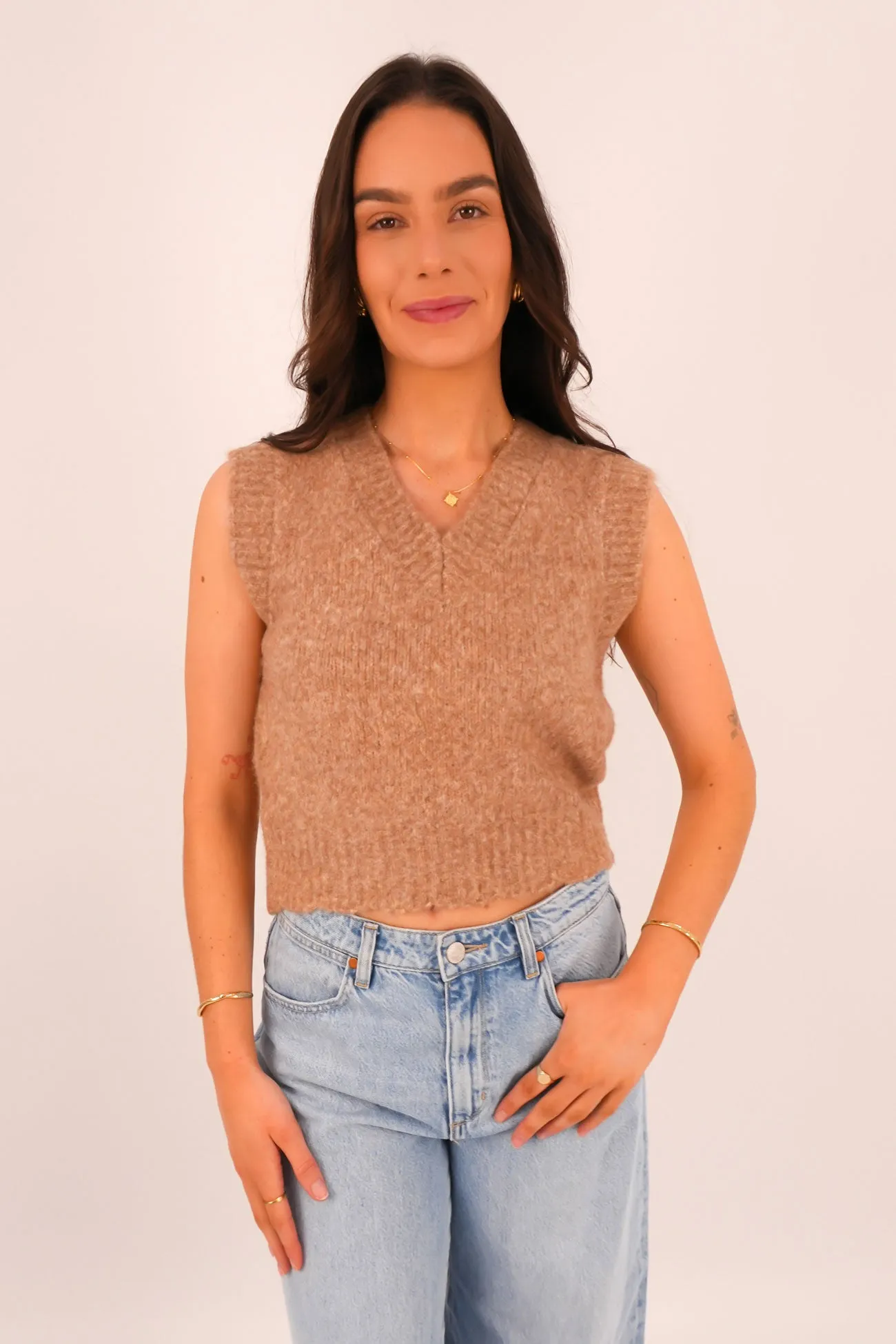 Leah Knit Vest Oat Packable design