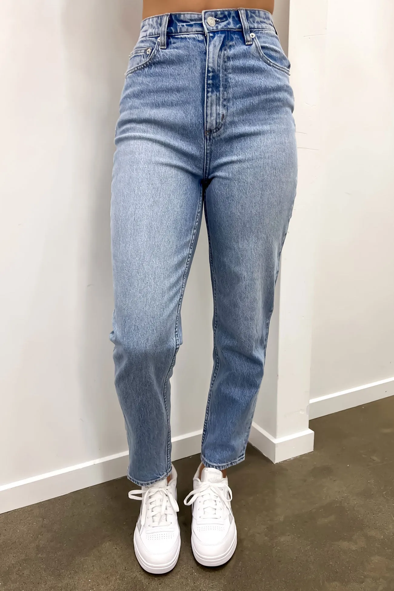 High Moms Jean Blue Elysium Daywear Fit Timeless Match