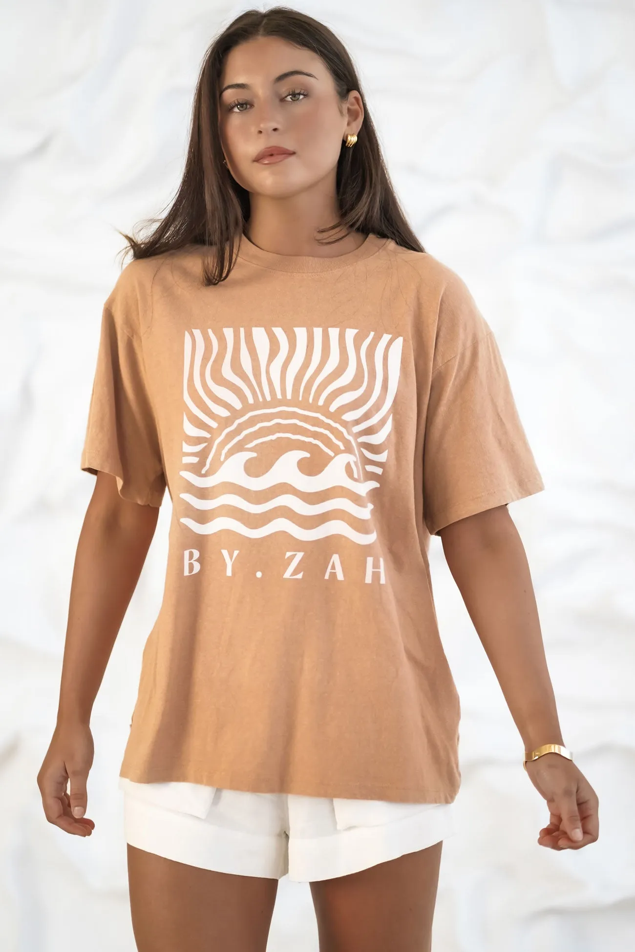 Rise Tee Tan Stylish Look