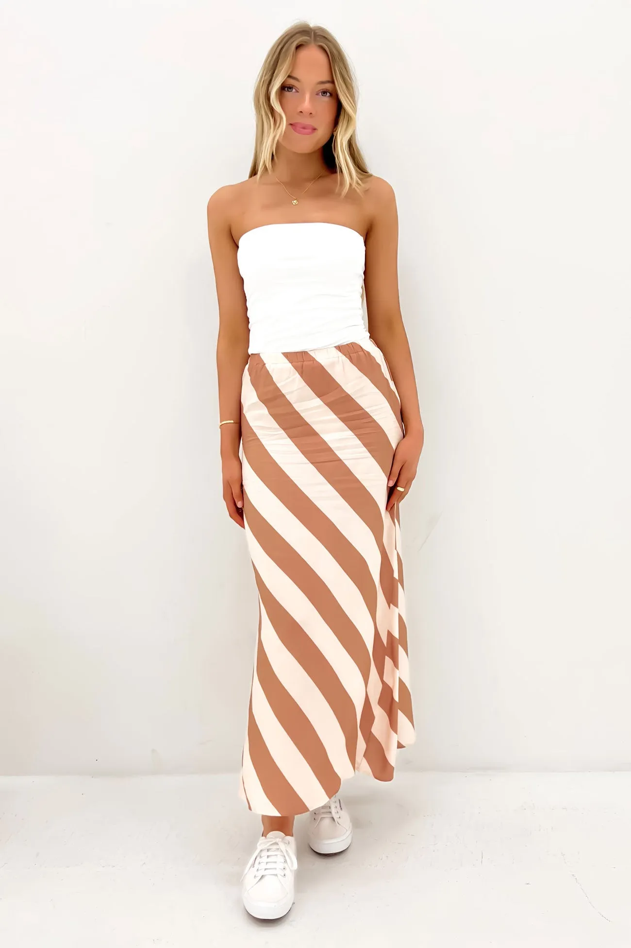 Soren Maxi Skirt Brown Outfit Moodset Outfit Essence