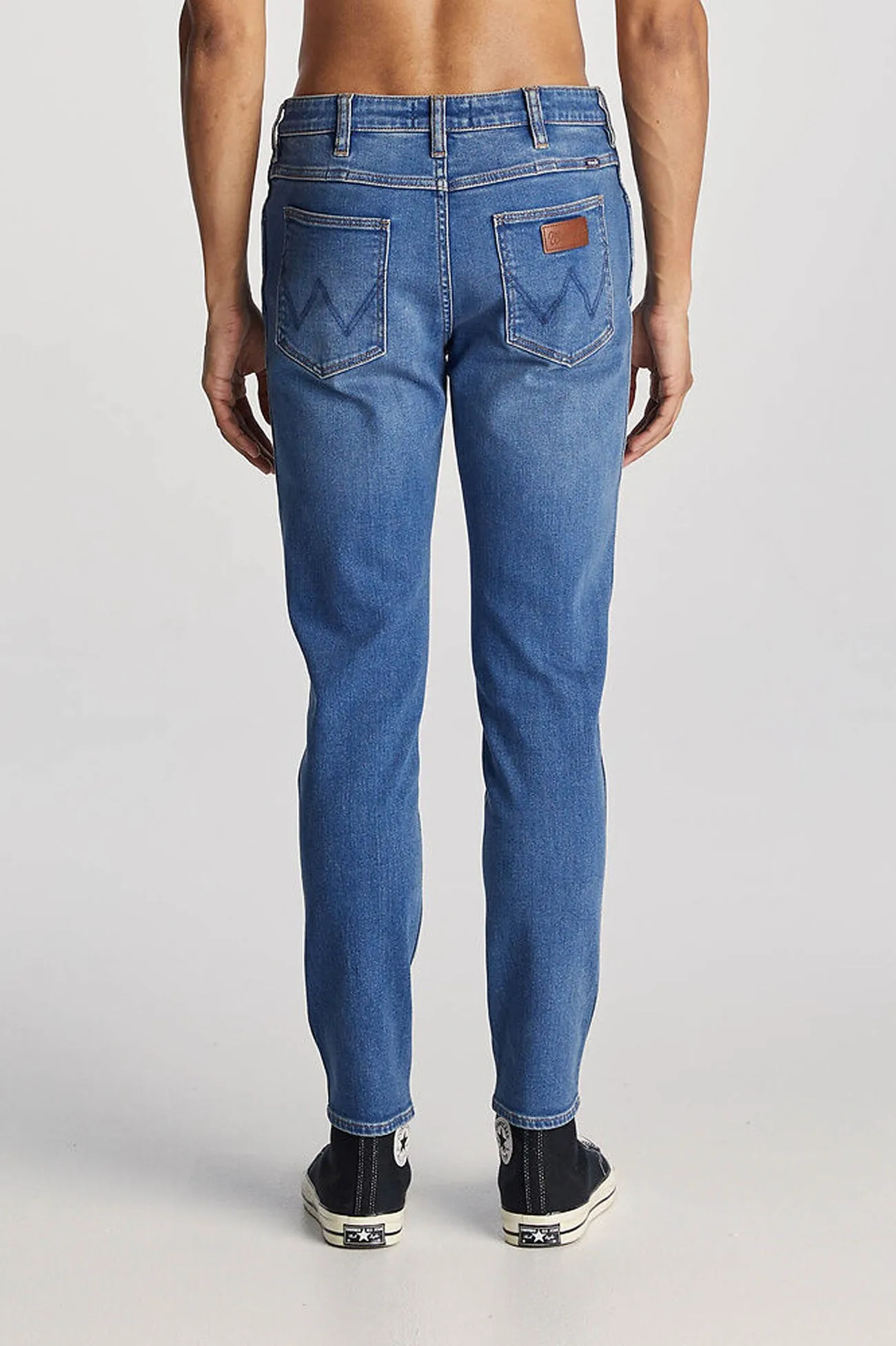 Ultra Basic Stomper Jean Two Hands Blue
