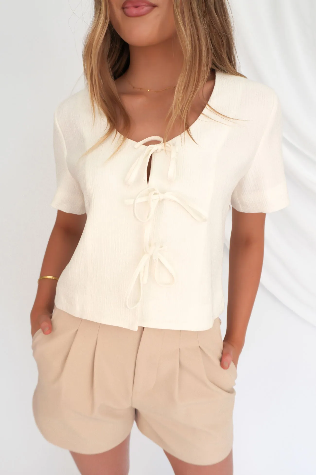 Daily Style Trend Onyx Tie Tee White