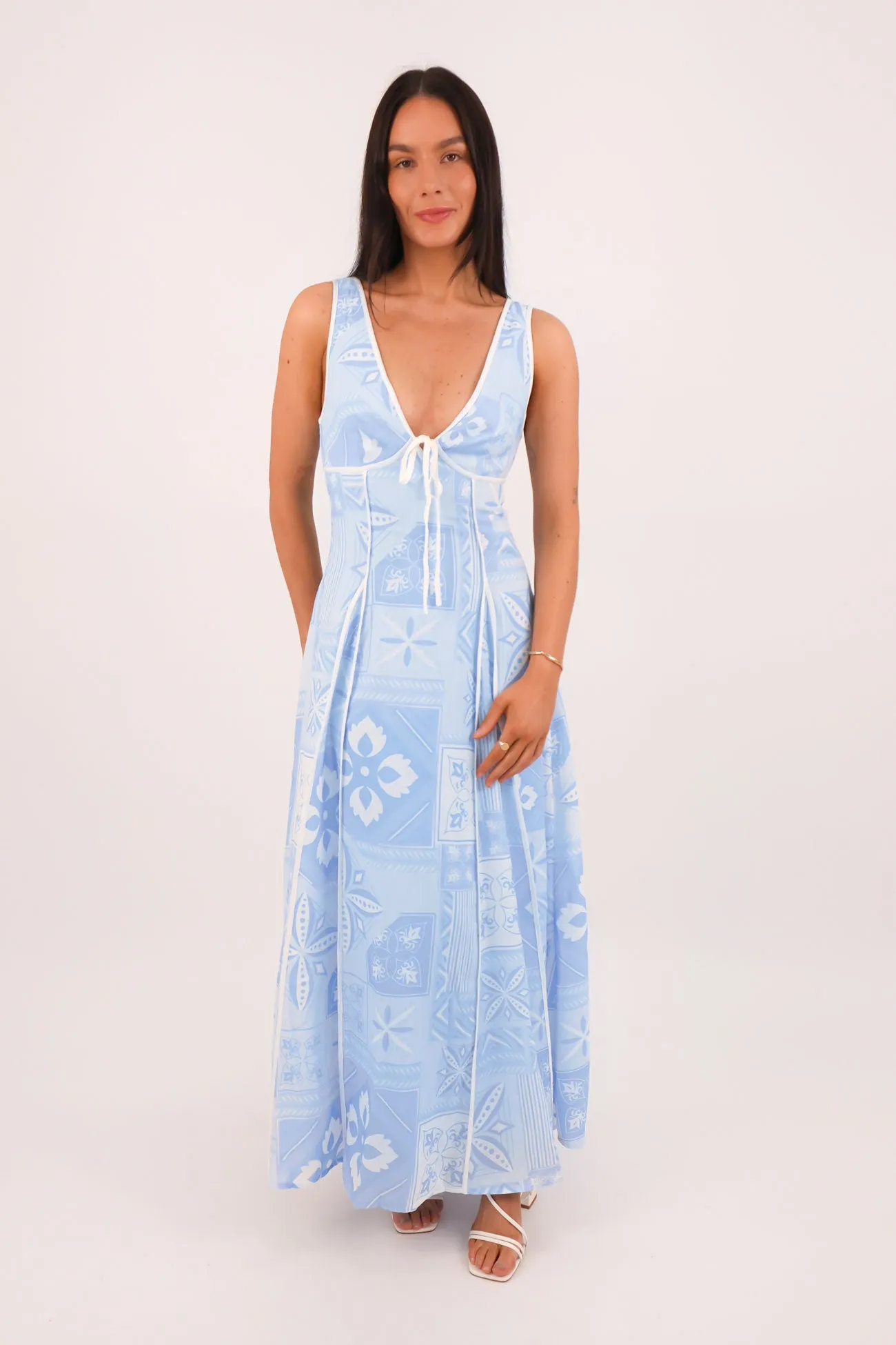 Runie Maxi Dress Blue Stylish Layering