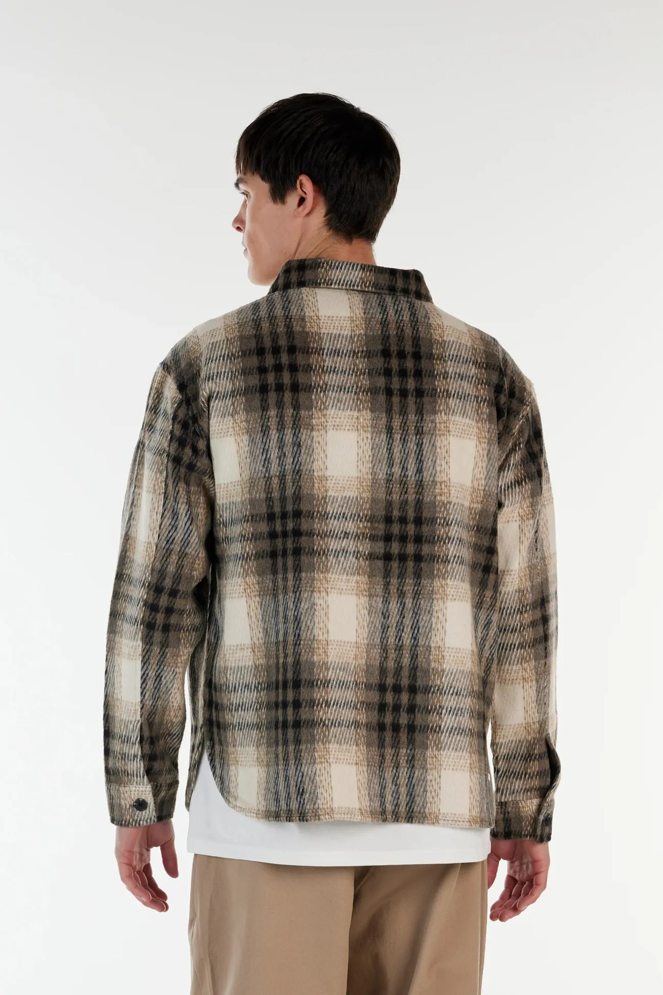 Fashionable Pick Soft Texture Malone Overshirt Black Grey Plaid