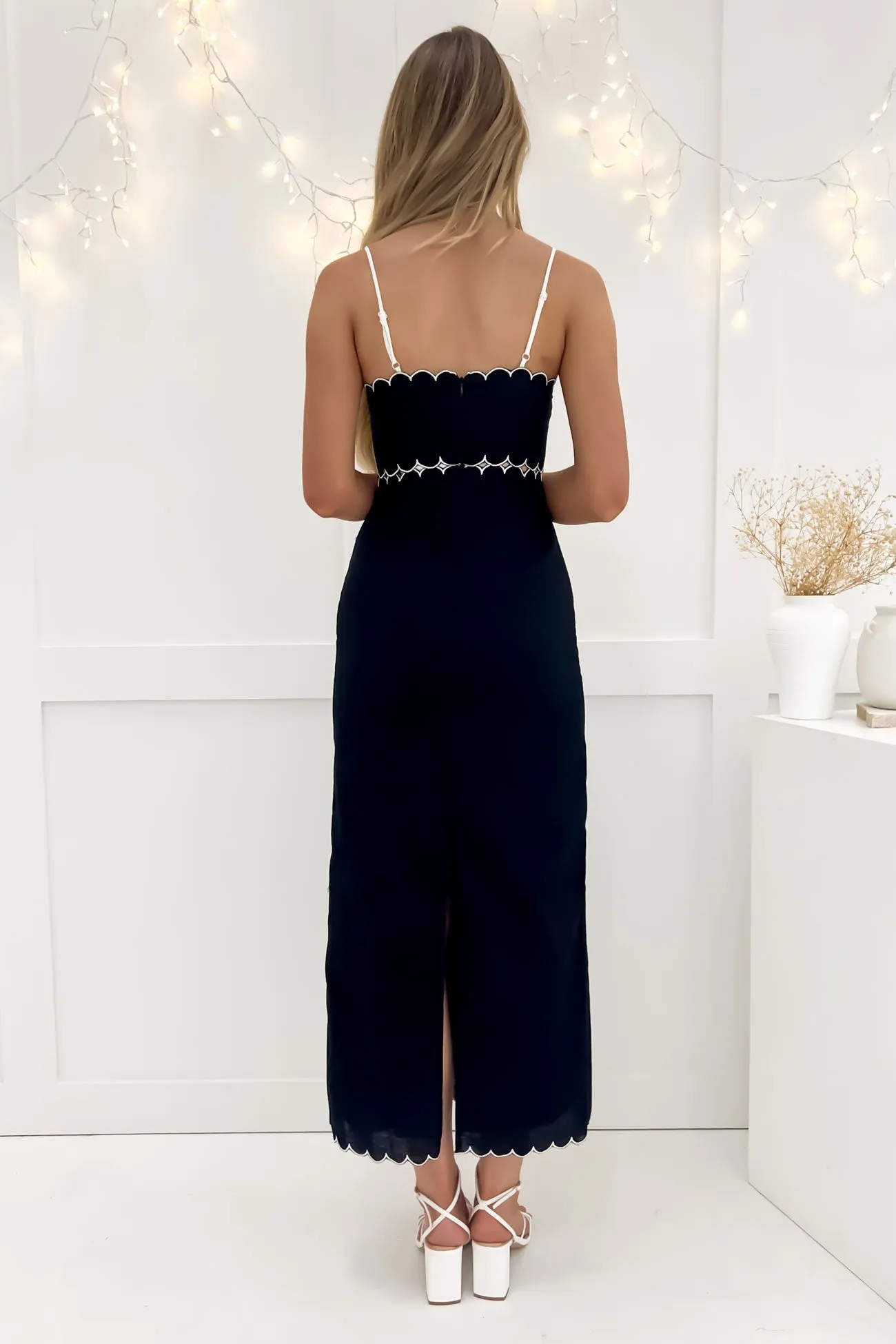 Form Fit Sleek Comfort Sydney Midi Dress Black