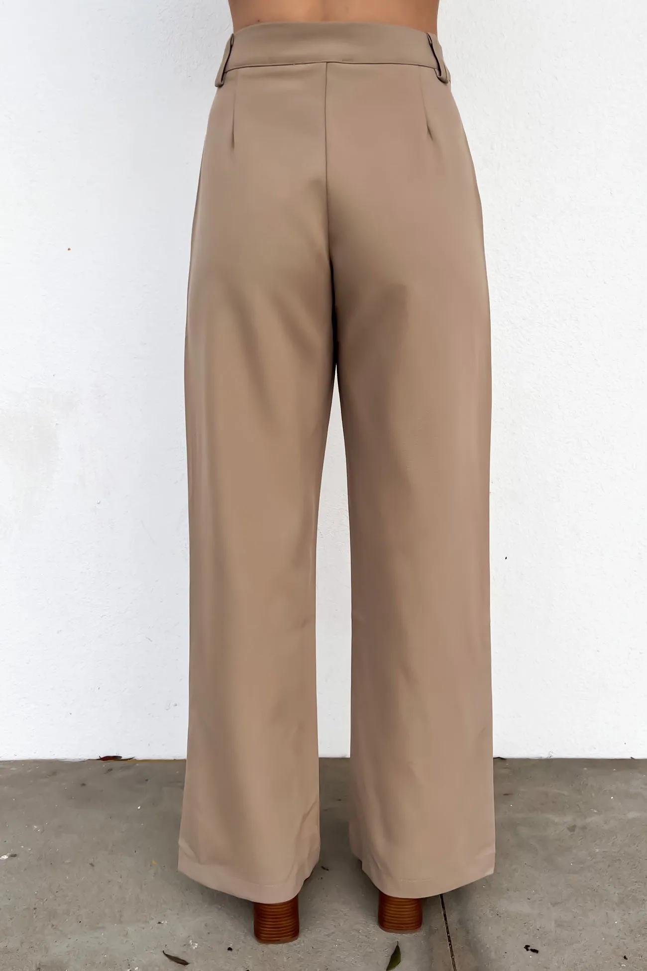 Relaxed Design WrinkleFreeFabric Tegan Pant Sand
