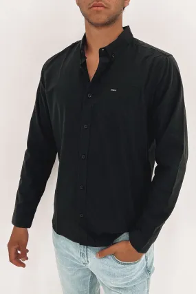 fade resistant color That'll Do Stretch Long Sleeve Shirt Black