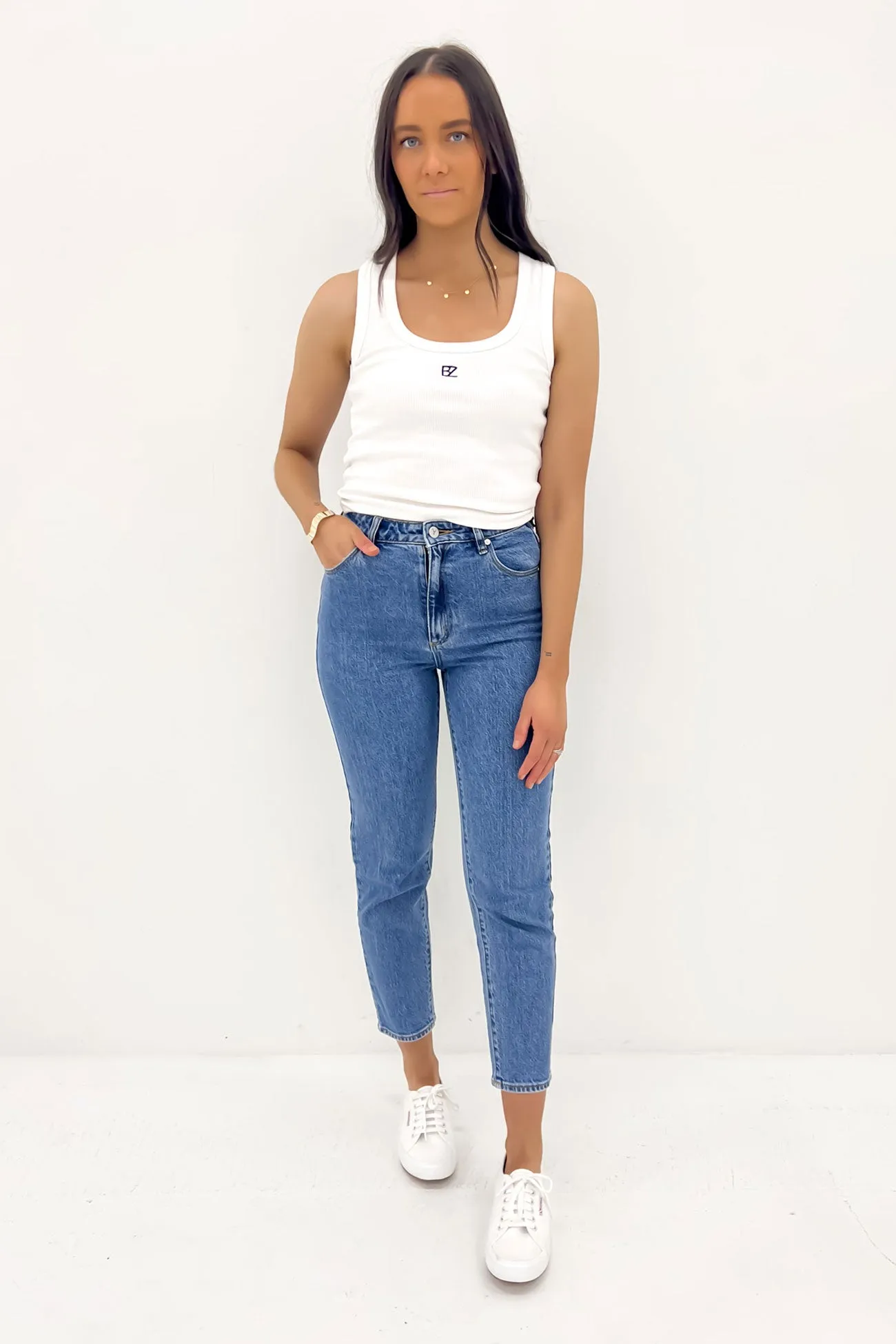A 94 Slim Jean Naomi Morning Stroll Streetwear Fan