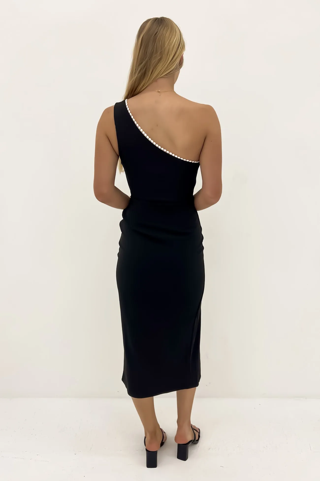 Calm Lines Michie Midi Dress Black