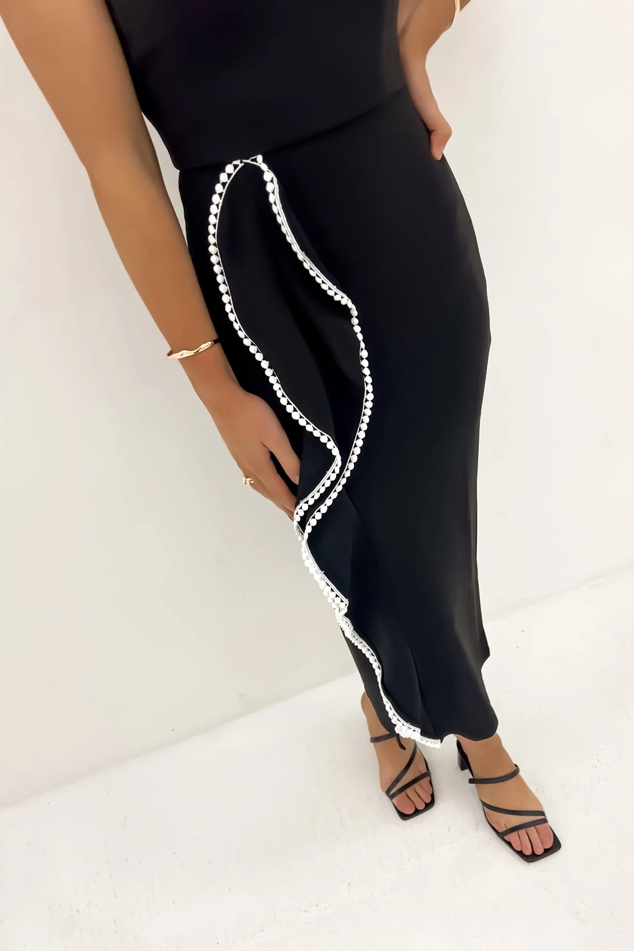 Belted-Style Elegant Wearable Michie Midi Dress Black