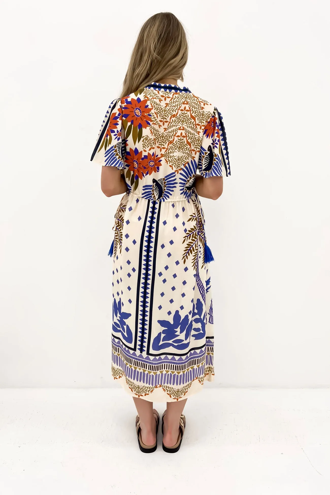 museum visit Eco-Lining Venya Midi Dress Tropical Sagrada