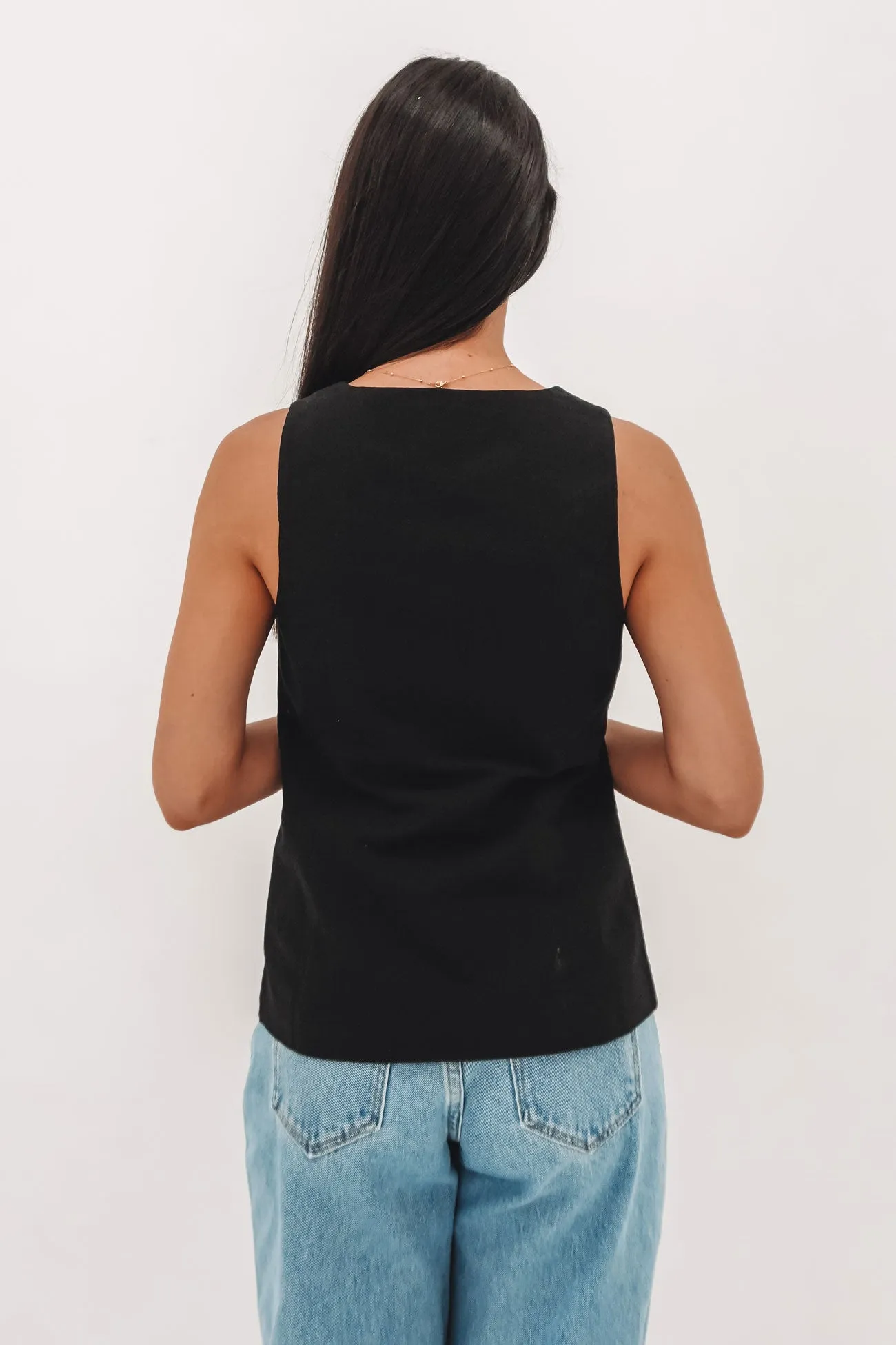 persona Willa Vest Black