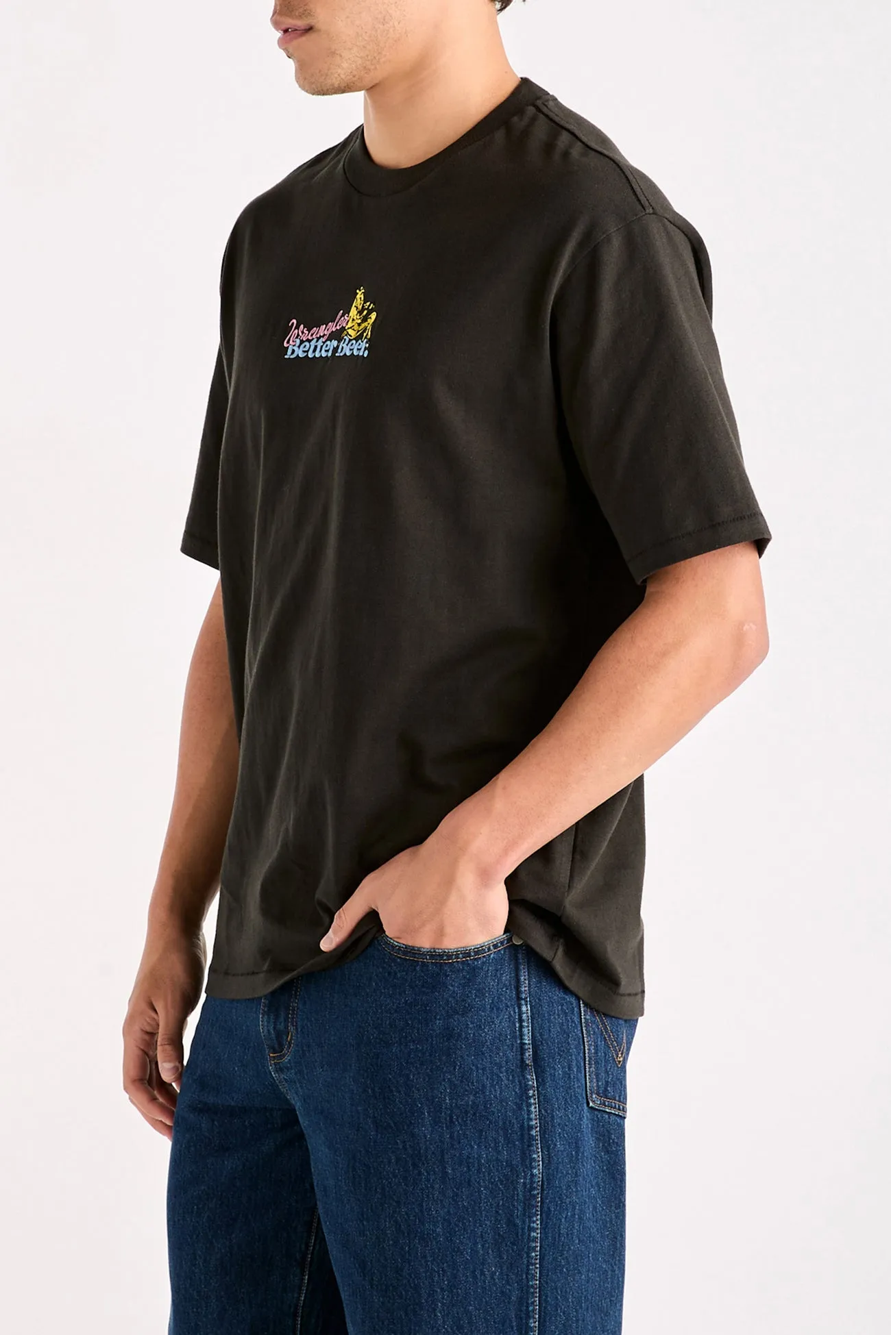 Travel Comfort futuristic BB Thirsty Slacker Tee Worn Black