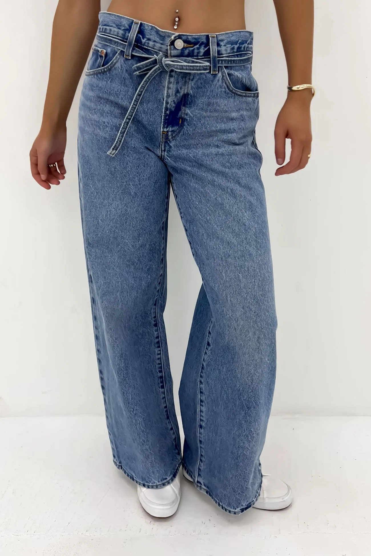 XL Straight Jean Thanks Friend On-the-Go Look