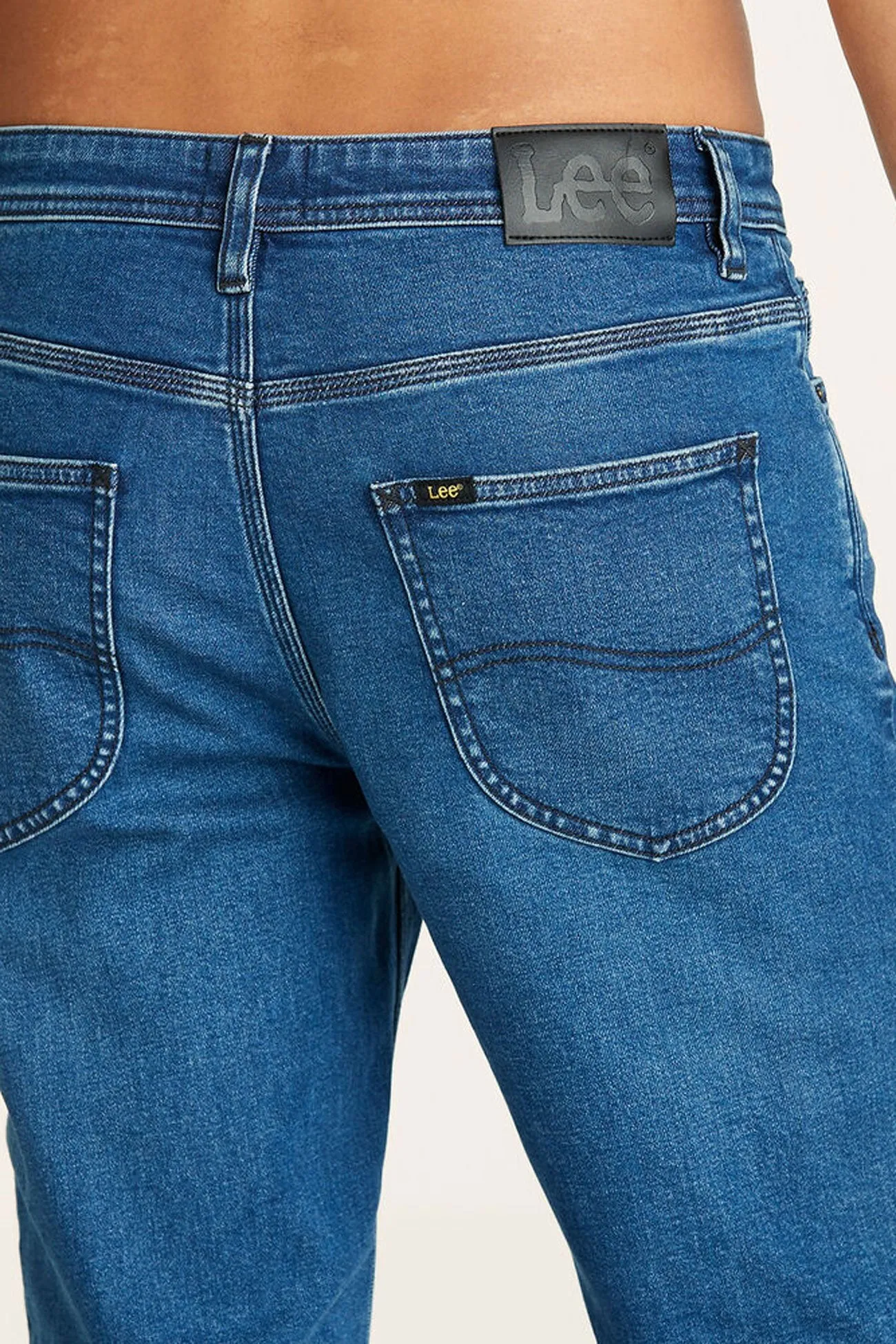 Casual Musthave Earthy Rainy Day City Walk Z-Three Jean Dialed Indigo