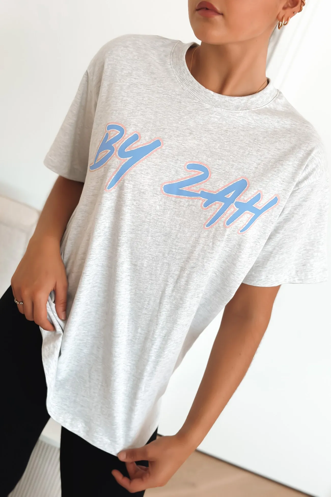 Zah College Tee Snow Marle Quick Dry Fabric Cozy Essentials