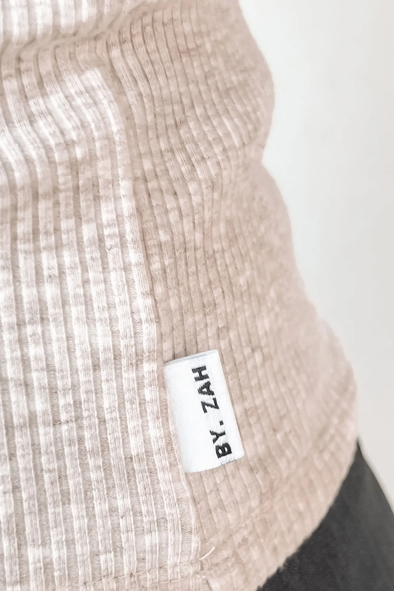 Moisture Management Zah Core Rib Tee Oat