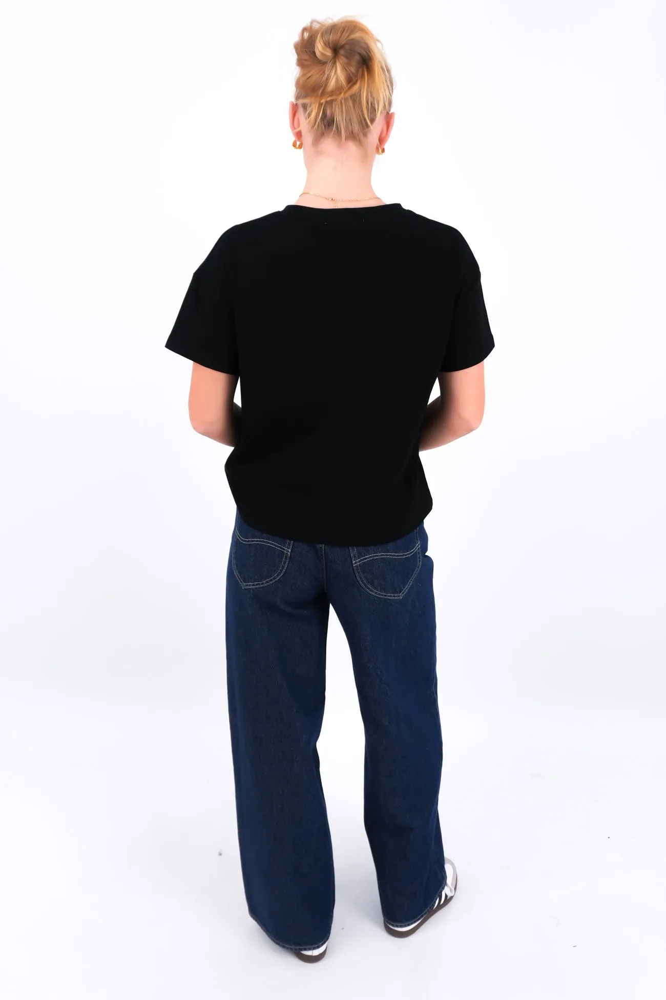 Zerra Tee Black Timeless Design